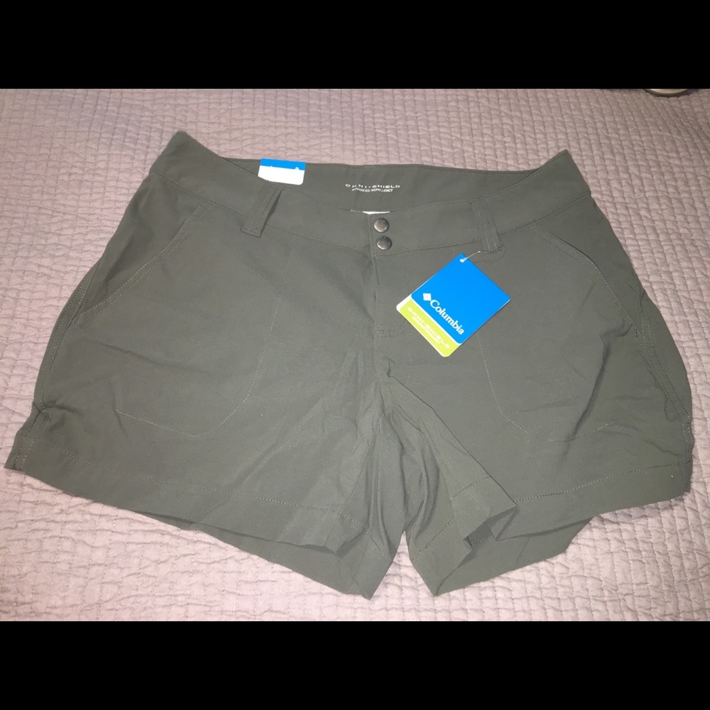 Columbia shorts brand new never worn.